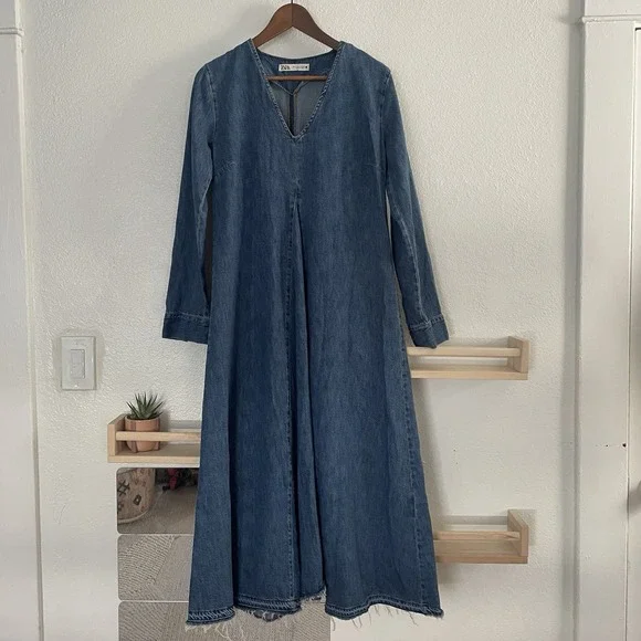 ZARA The Tilda Denim Blue Cotton Maxi Dress Raw Hem Long Sleeves Medium - Picture 1 of 8